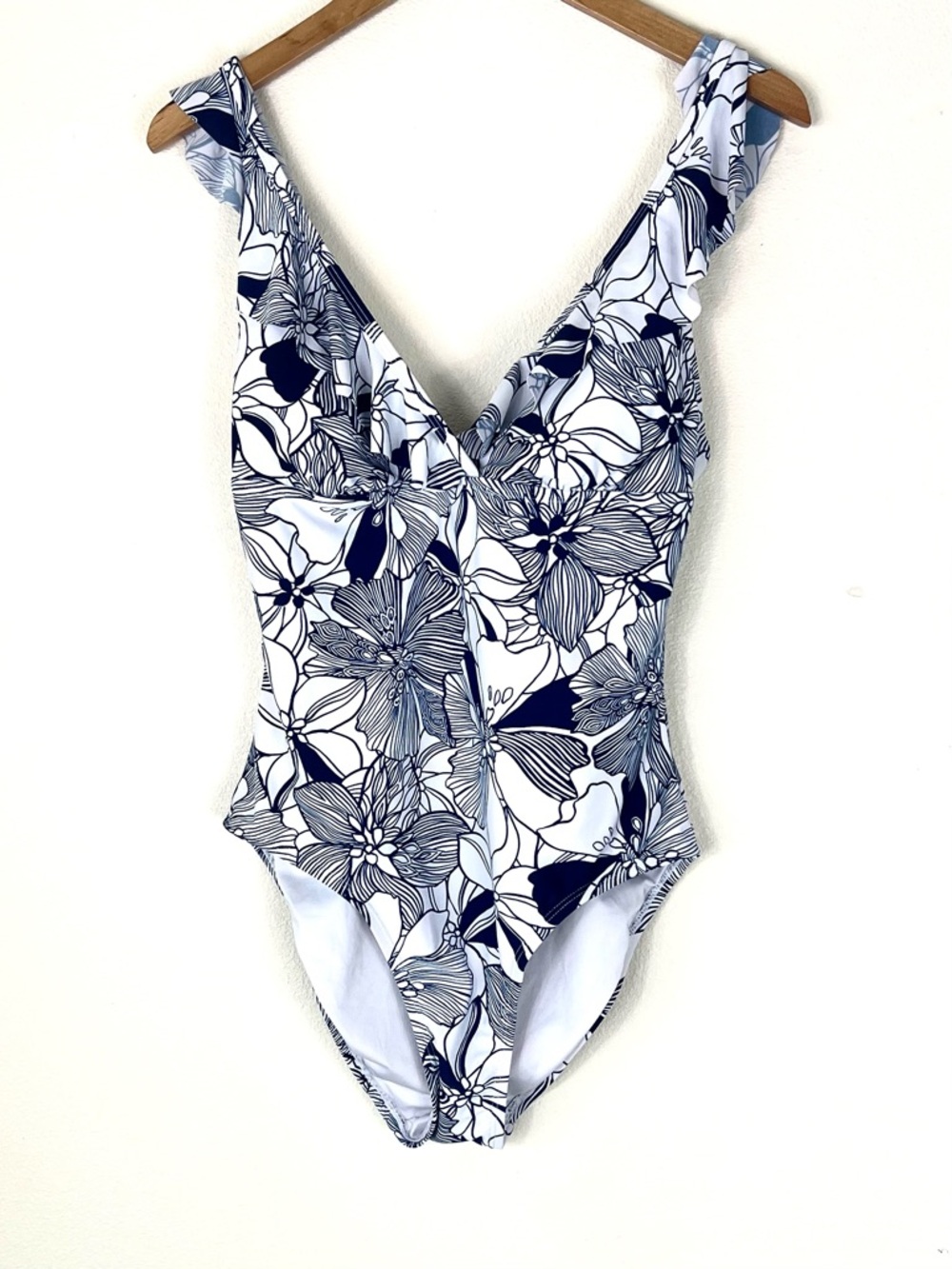 Stella Parker Floral Print One-Piece Tummy Control Swimsuit in Navy and White L